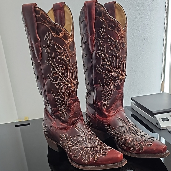 Stetson Shoes - Stetson Brown Heeled Boots with Intricate Embroidery